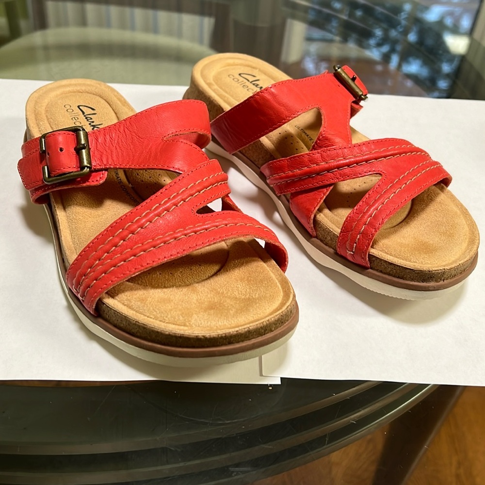 CLARKS Brynn Hope Flat Sandals, Size 7.5